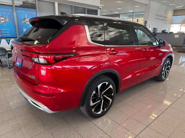 Used 2023 Mitsubishi Outlander SEL image 3