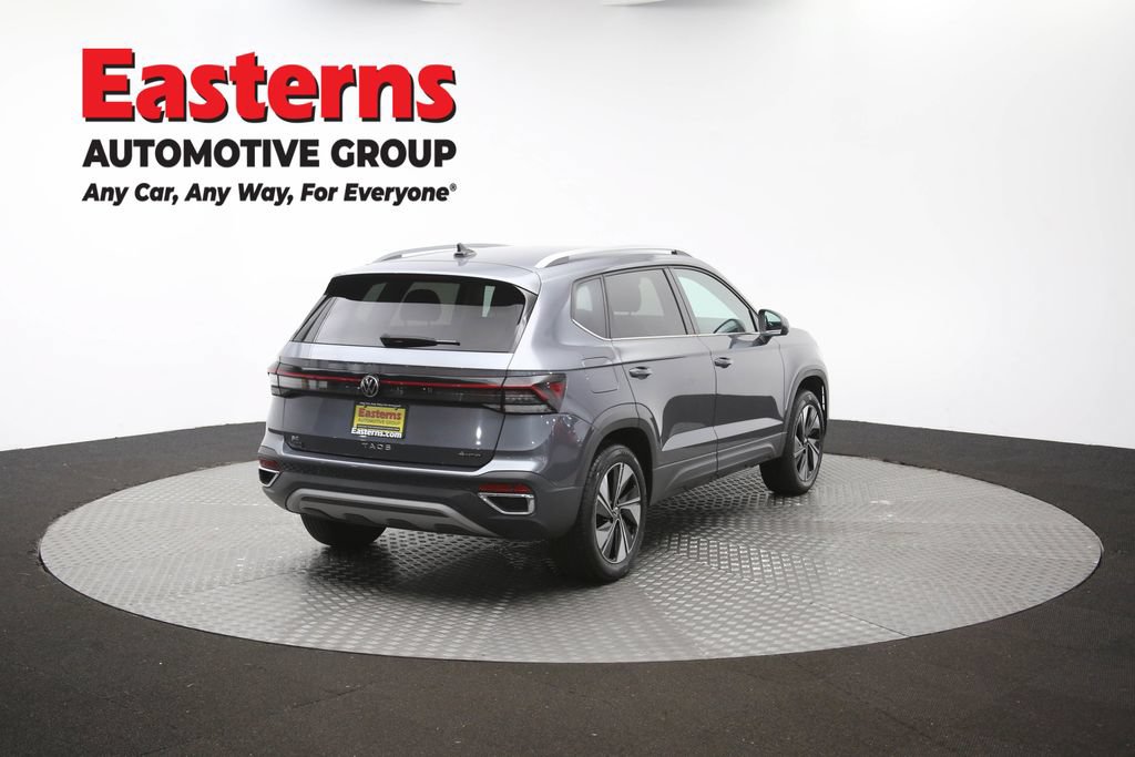 Used 2025 Volkswagen Taos SE AWD/4WD image 38