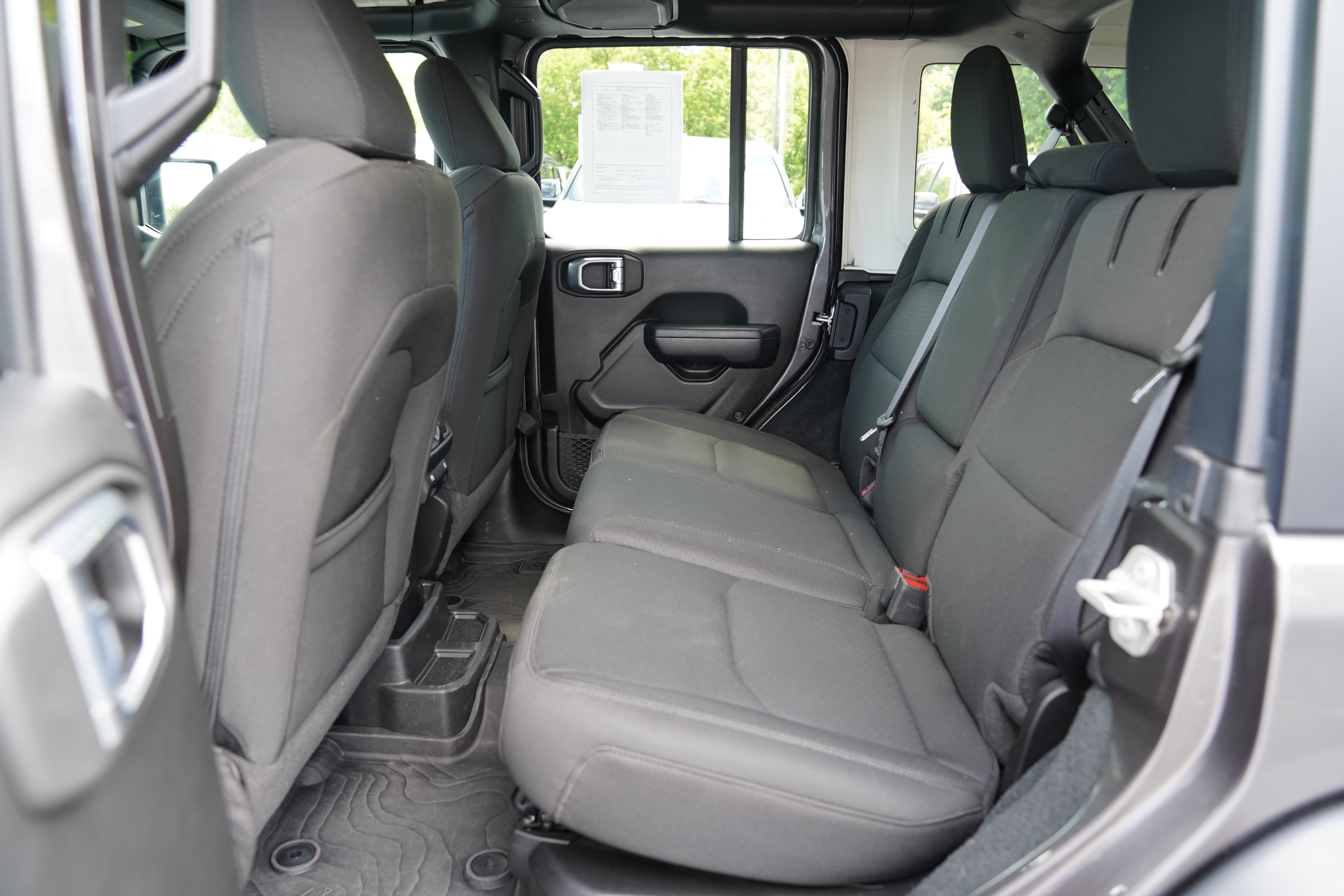 Used 2023 Jeep Wrangler Unlimited w/ Cold Weather Group AWD/4WD image 4