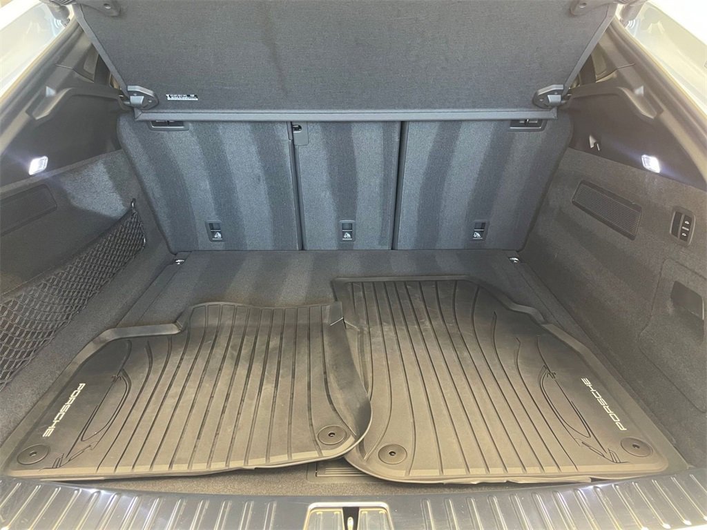 Used 2026 Porsche Cayenne S image 8