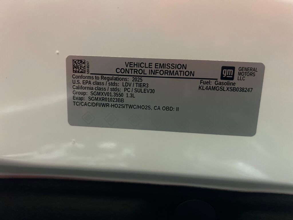 Used 2025 Buick Encore GX Avenir w/ Avenir Convenience Package image 31