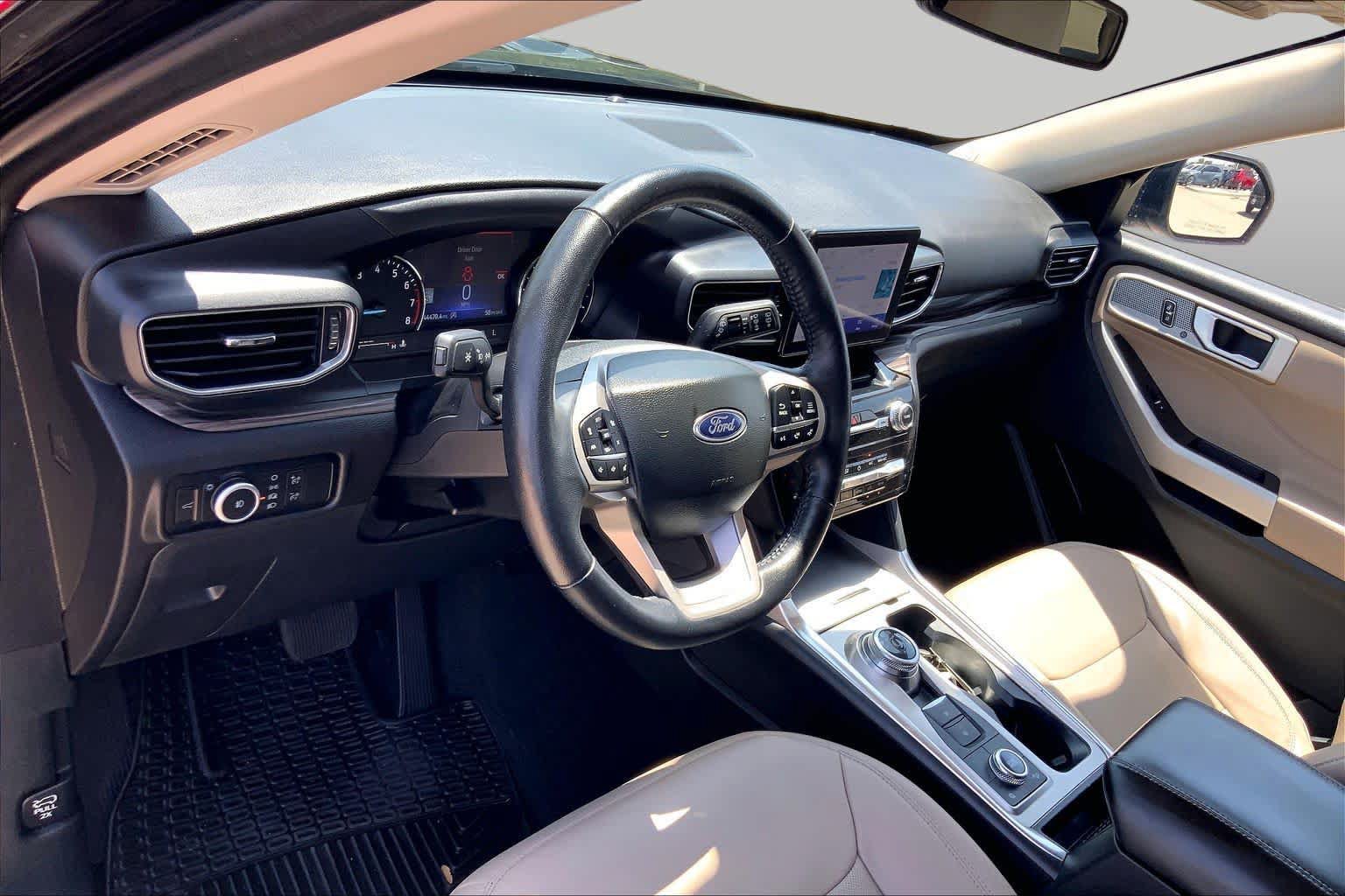 Used 2023 Ford Explorer Limited AWD/4WD image 35