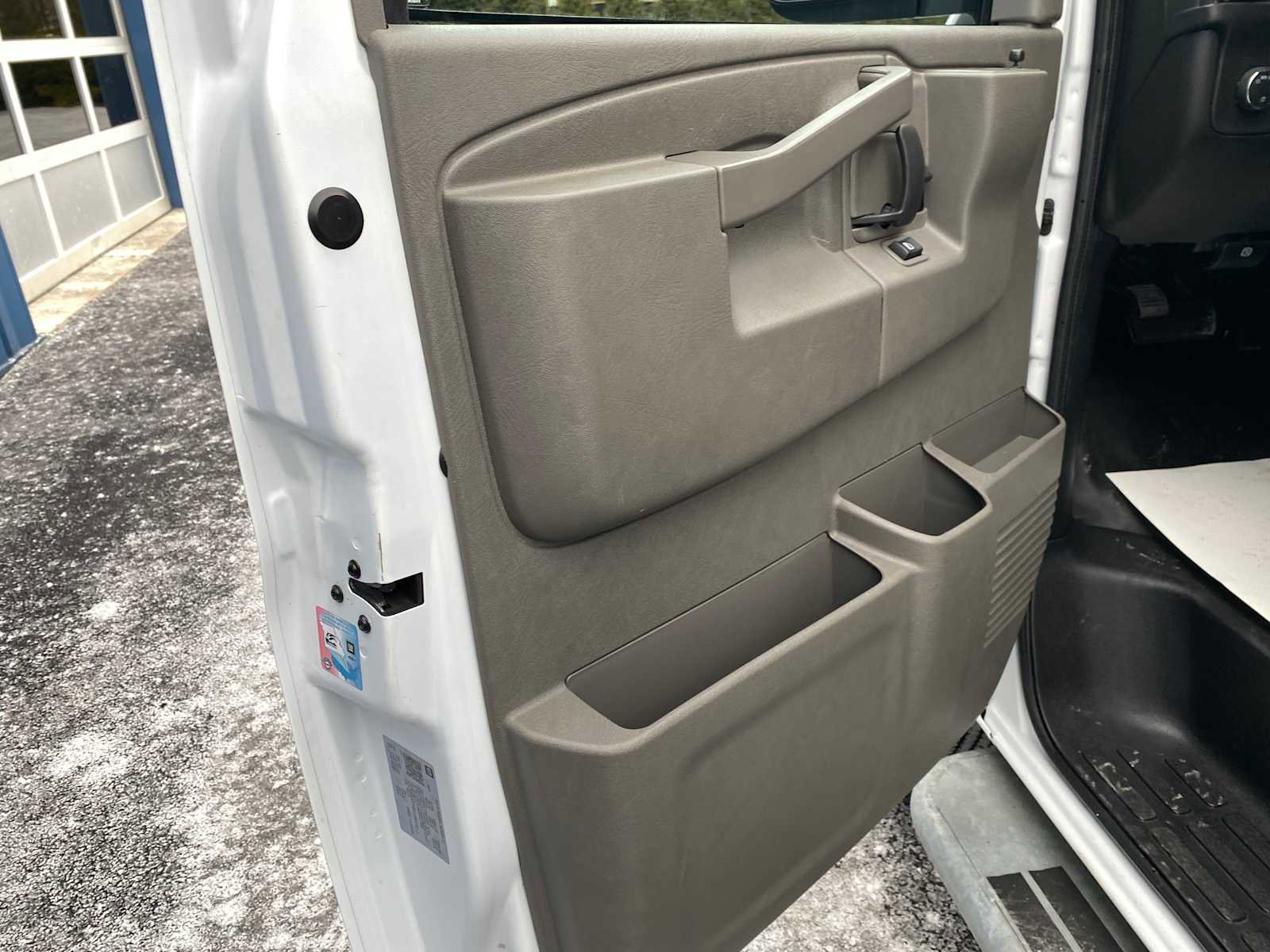 Used 2024 Chevrolet Express 2500 w/ Driver Convenience Package image 28