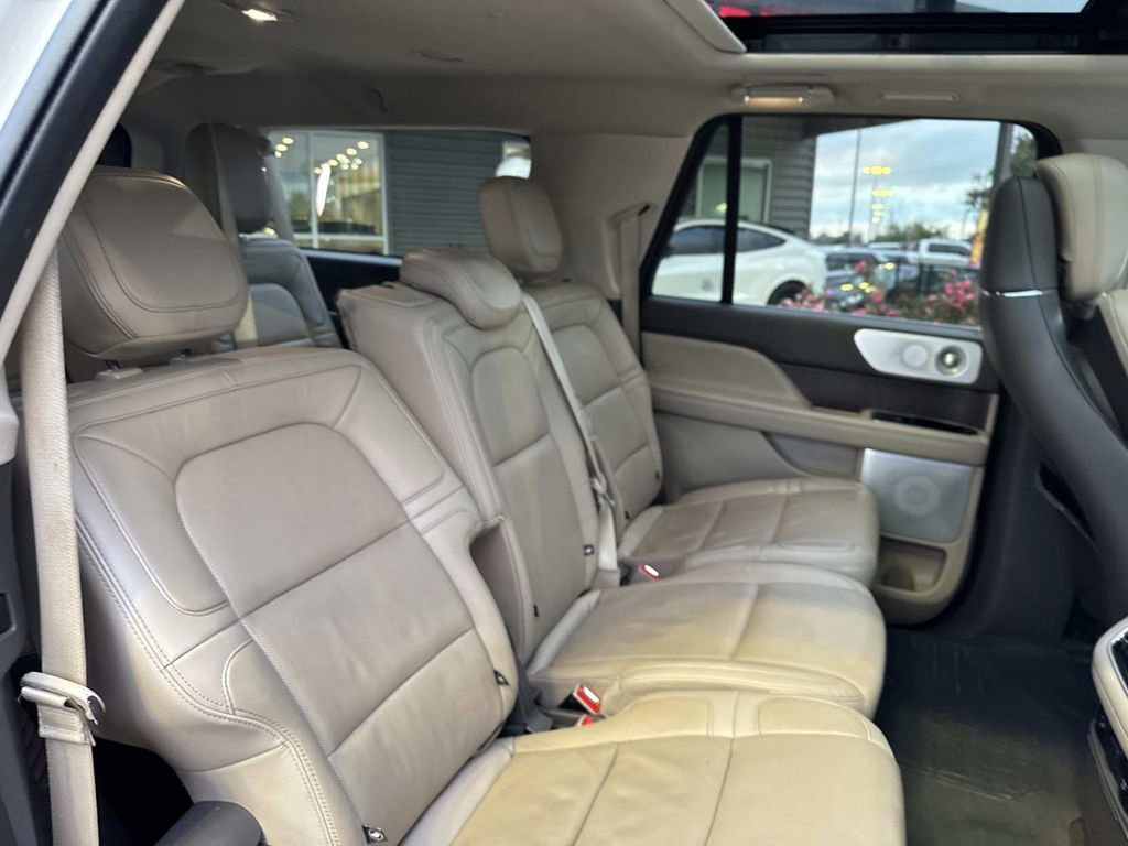 Used 2022 Lincoln Navigator L Reserve image 10