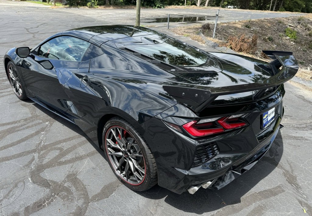 Used 2023 Chevrolet Corvette Stingray Preferred Cpe w/ Z51 Performance Package image 3