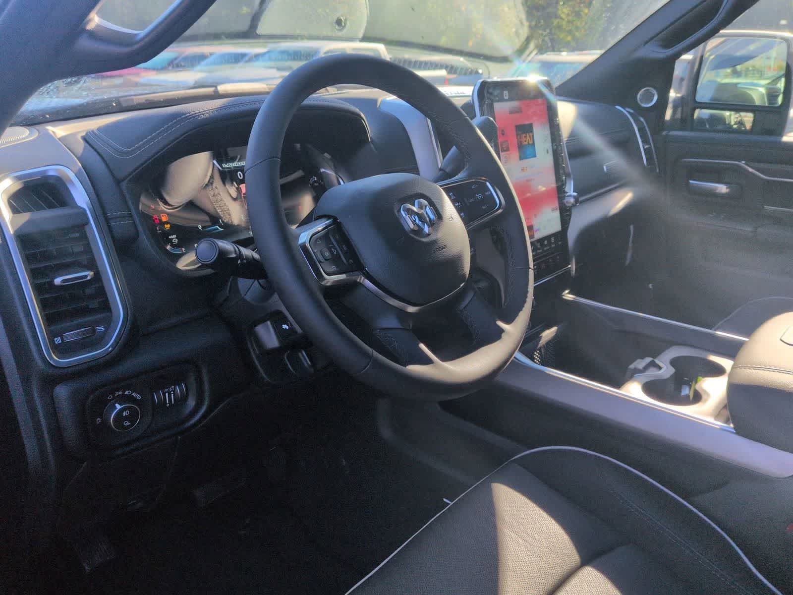 New 2026 RAM 2500 Laramie AWD/4WD image 10