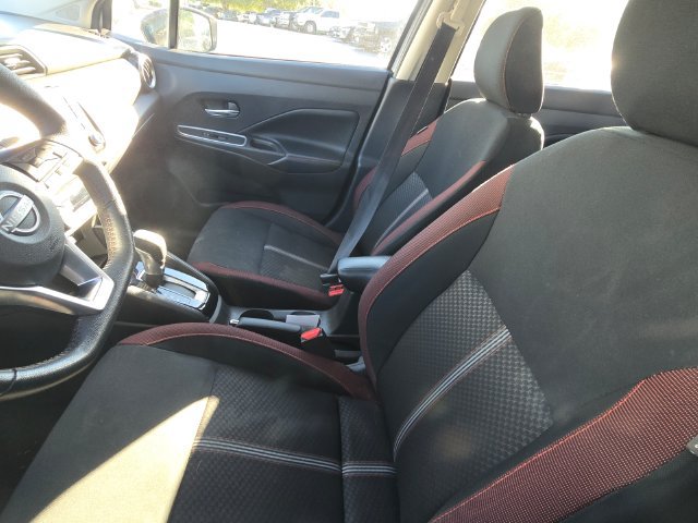 Certified 2025 Nissan Versa SR FWD image 5