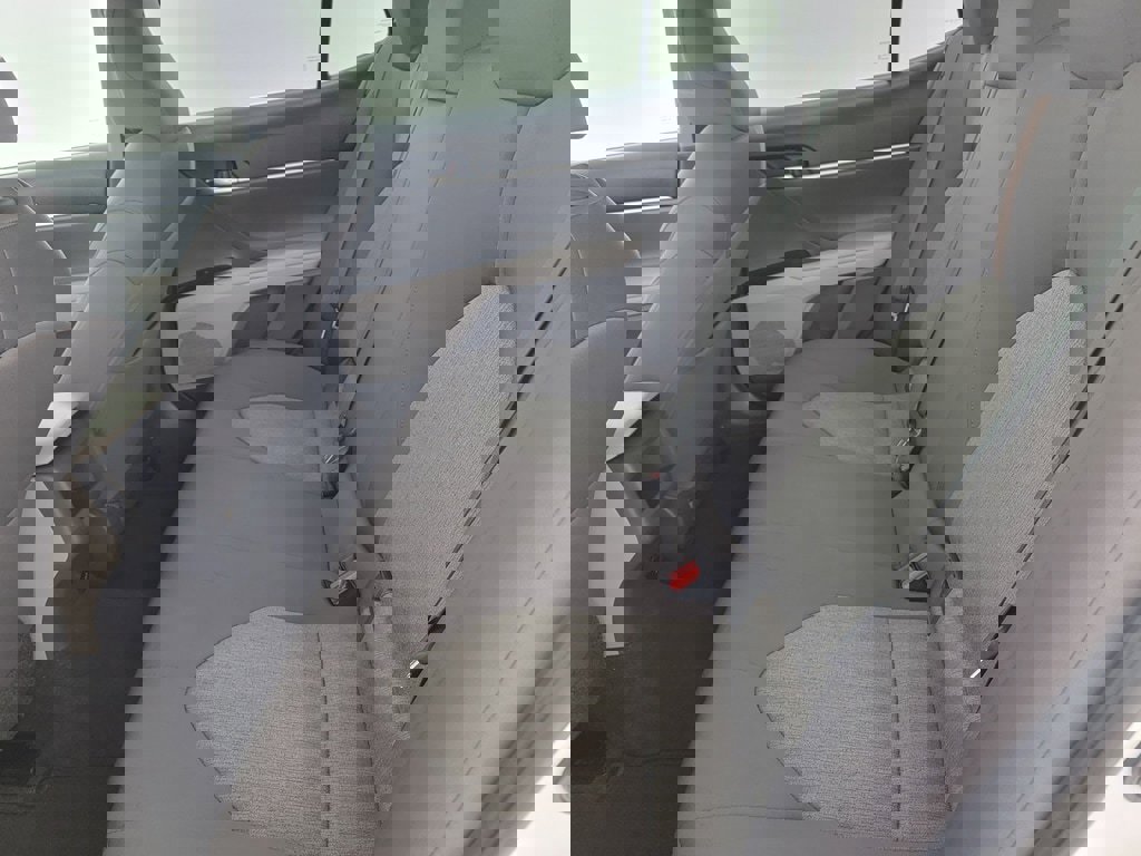 Used 2018 Toyota Camry L image 14