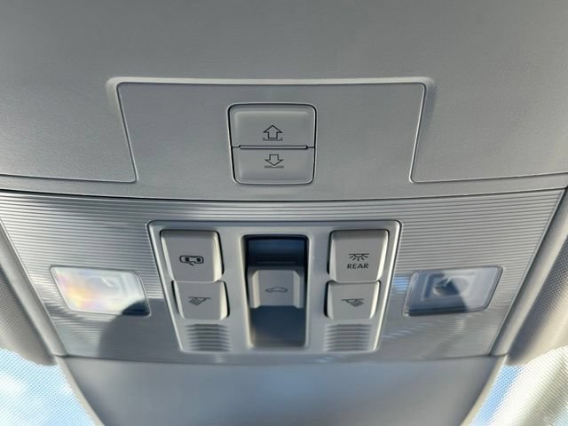 Used 2025 Volkswagen Taos SE AWD/4WD image 36