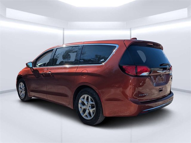 Used 2018 Chrysler Pacifica Touring Plus w/ Tire & Wheel Group image 6