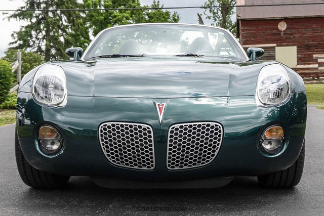 Used 2007 Pontiac Solstice Convertible w/ Premium Package RWD image 13