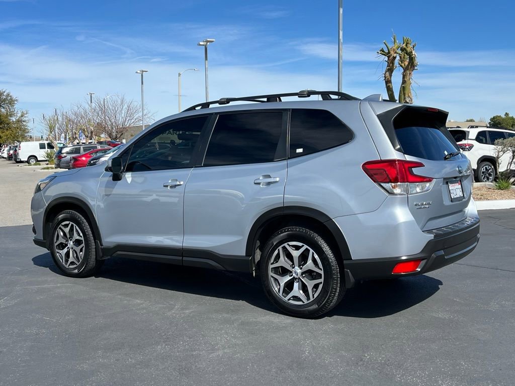 Used 2022 Subaru Forester Premium w/ Popular Package #1 image 2