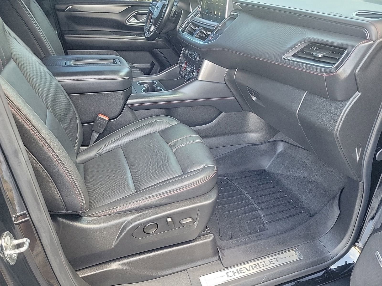 Used 2024 Chevrolet Suburban RST w/ Luxury Package RWD image 13