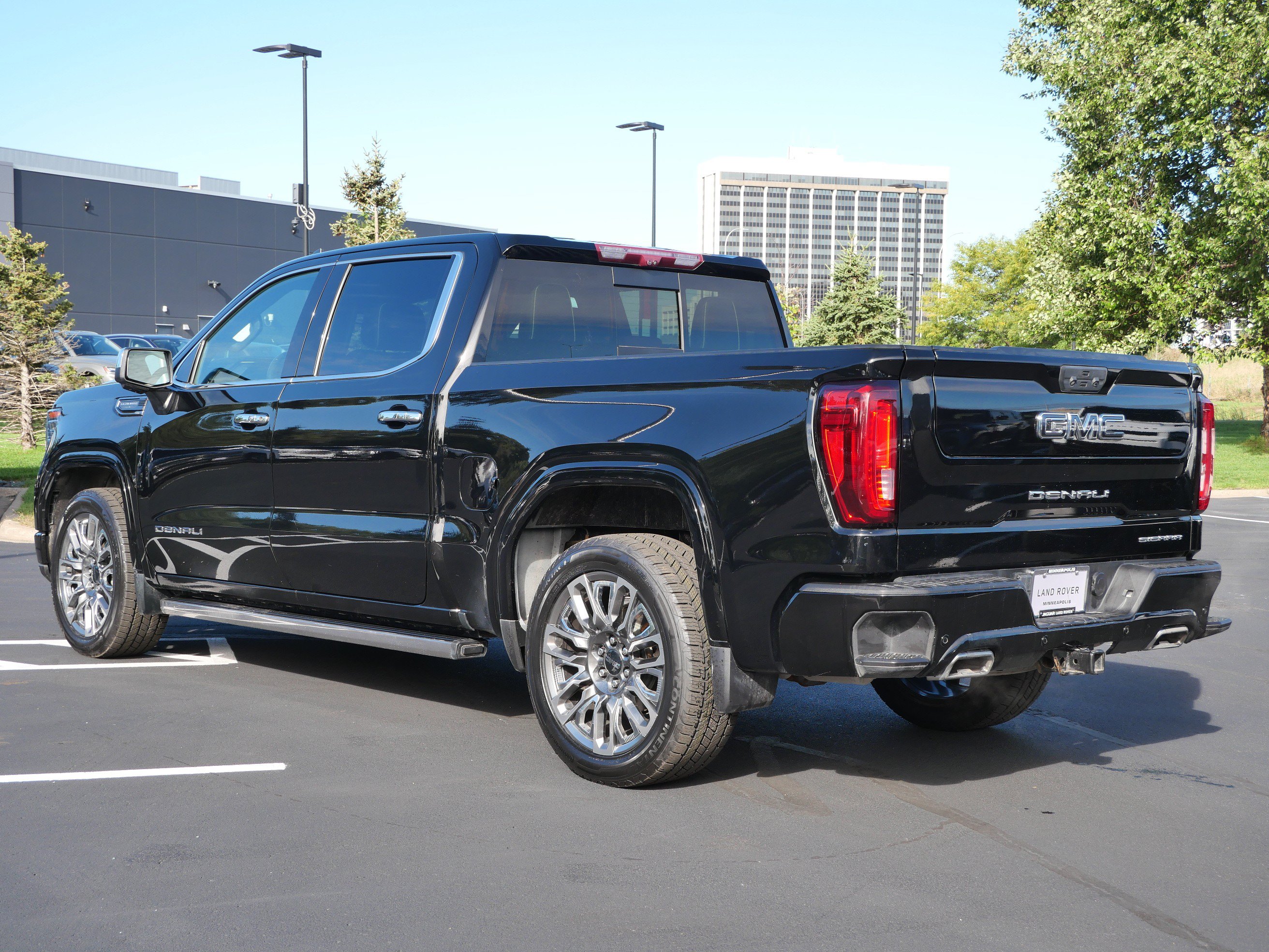 Used 2023 GMC Sierra 1500 Denali Ultimate AWD/4WD image 3