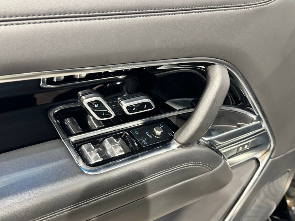 Used 2024 Land Rover Range Rover SE image 10