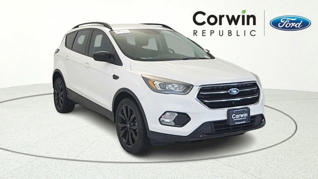 Used 2018 Ford Escape SE w/ SE Sport Appearance Package AWD/4WD image 1