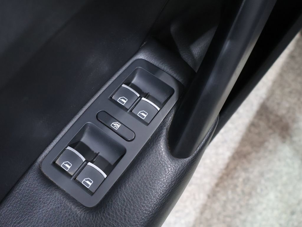 Used 2012 Volkswagen Passat TDI SE image 14