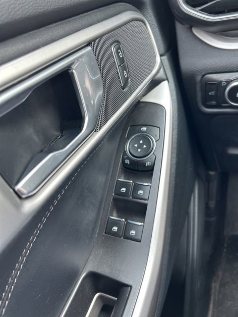 Used 2023 Ford Explorer XLT w/ Equipment Group 202A AWD/4WD image 16