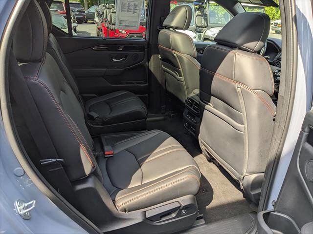 Used 2023 Honda Pilot TrailSport image 16