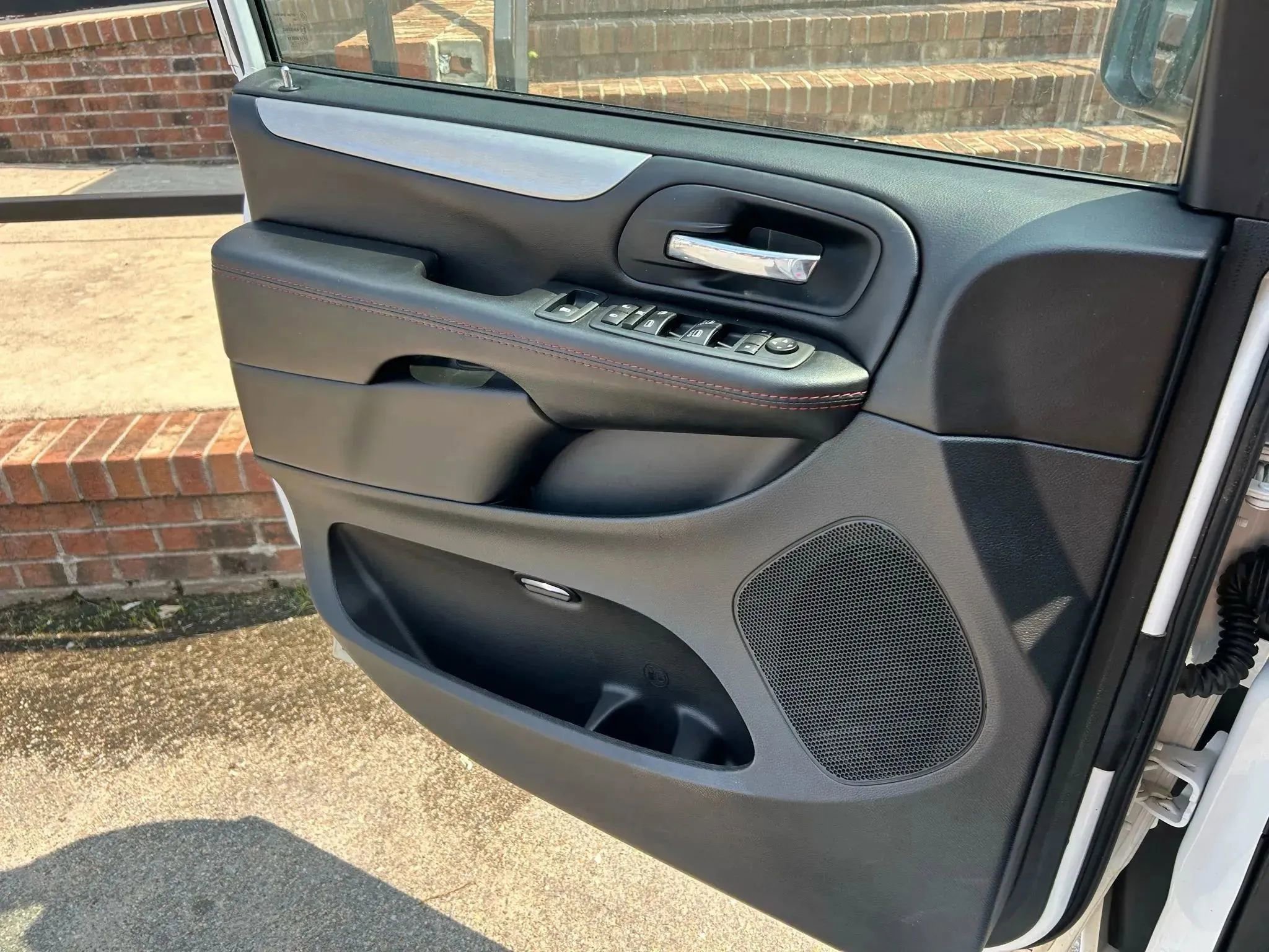 Used 2020 Dodge Grand Caravan GT image 24