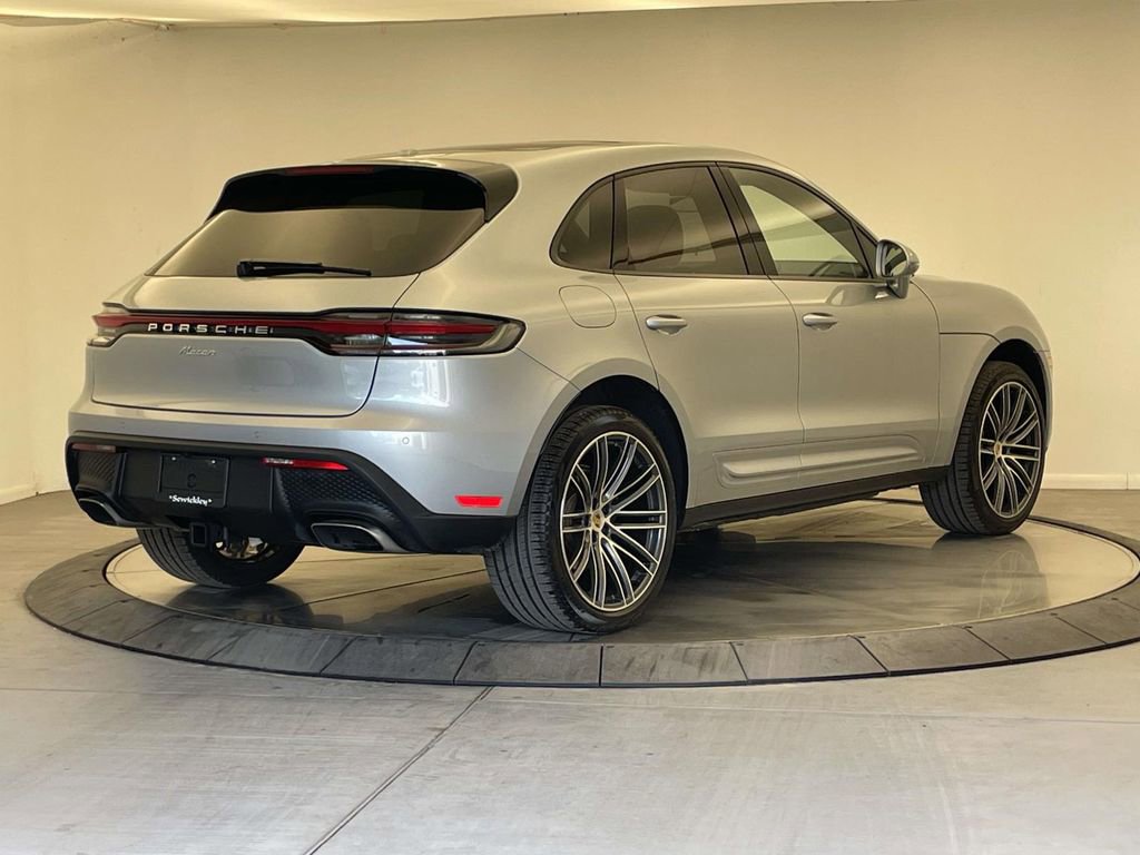 Certified 2025 Porsche Macan AWD/4WD image 7