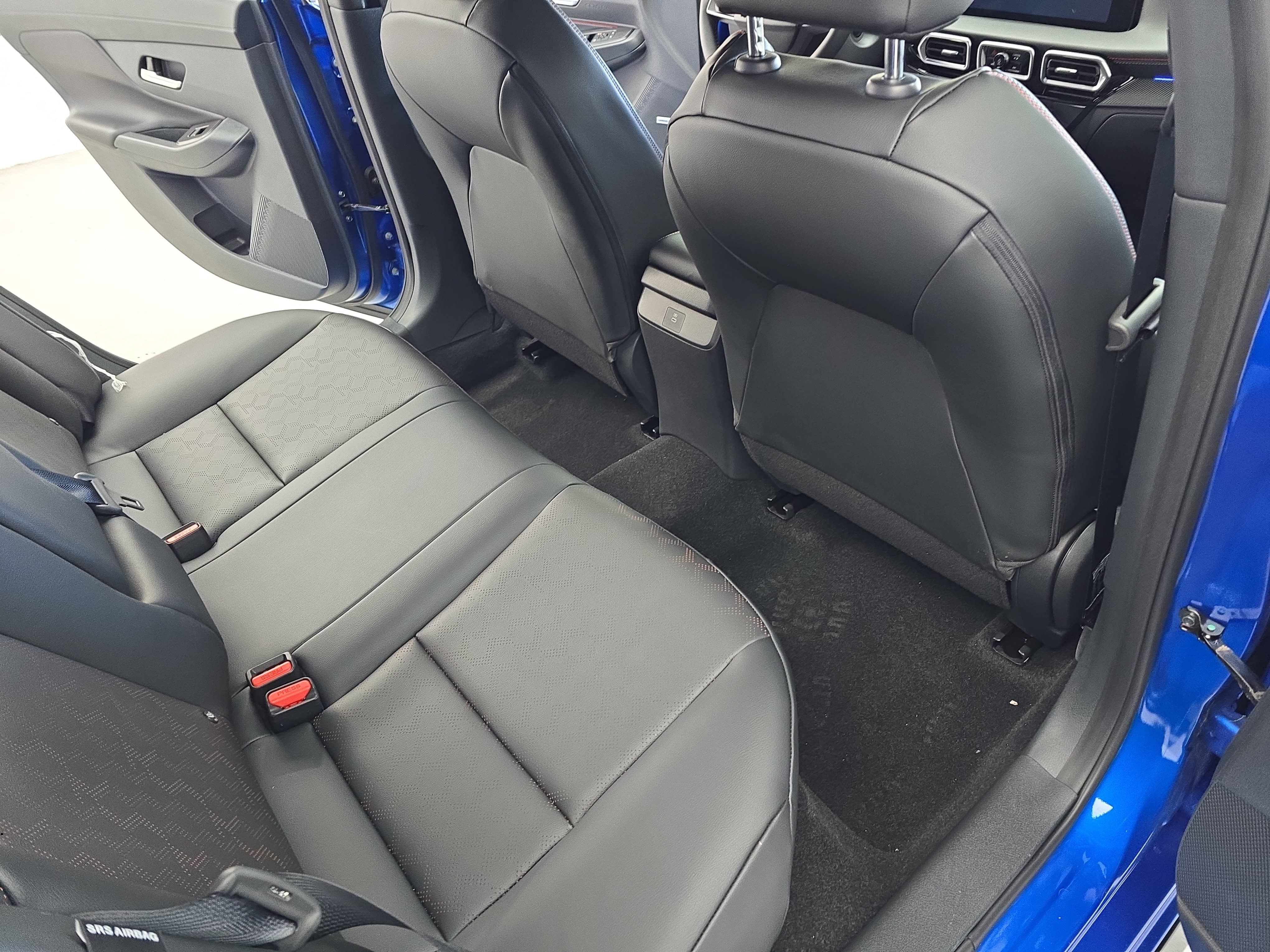 New 2026 Nissan Sentra SR w/ SR Premium Package FWD image 11