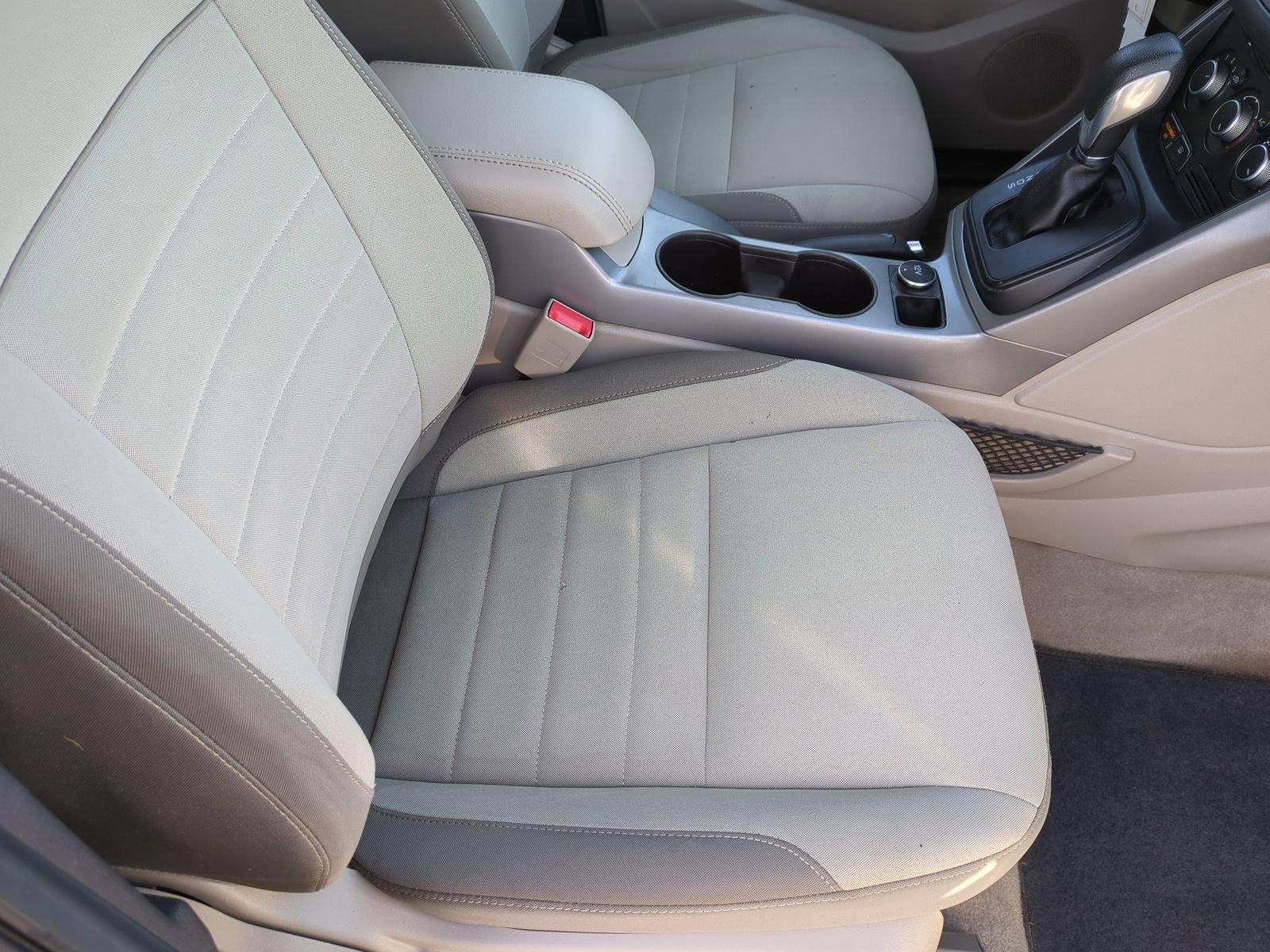 Used 2015 Ford Escape SE image 16