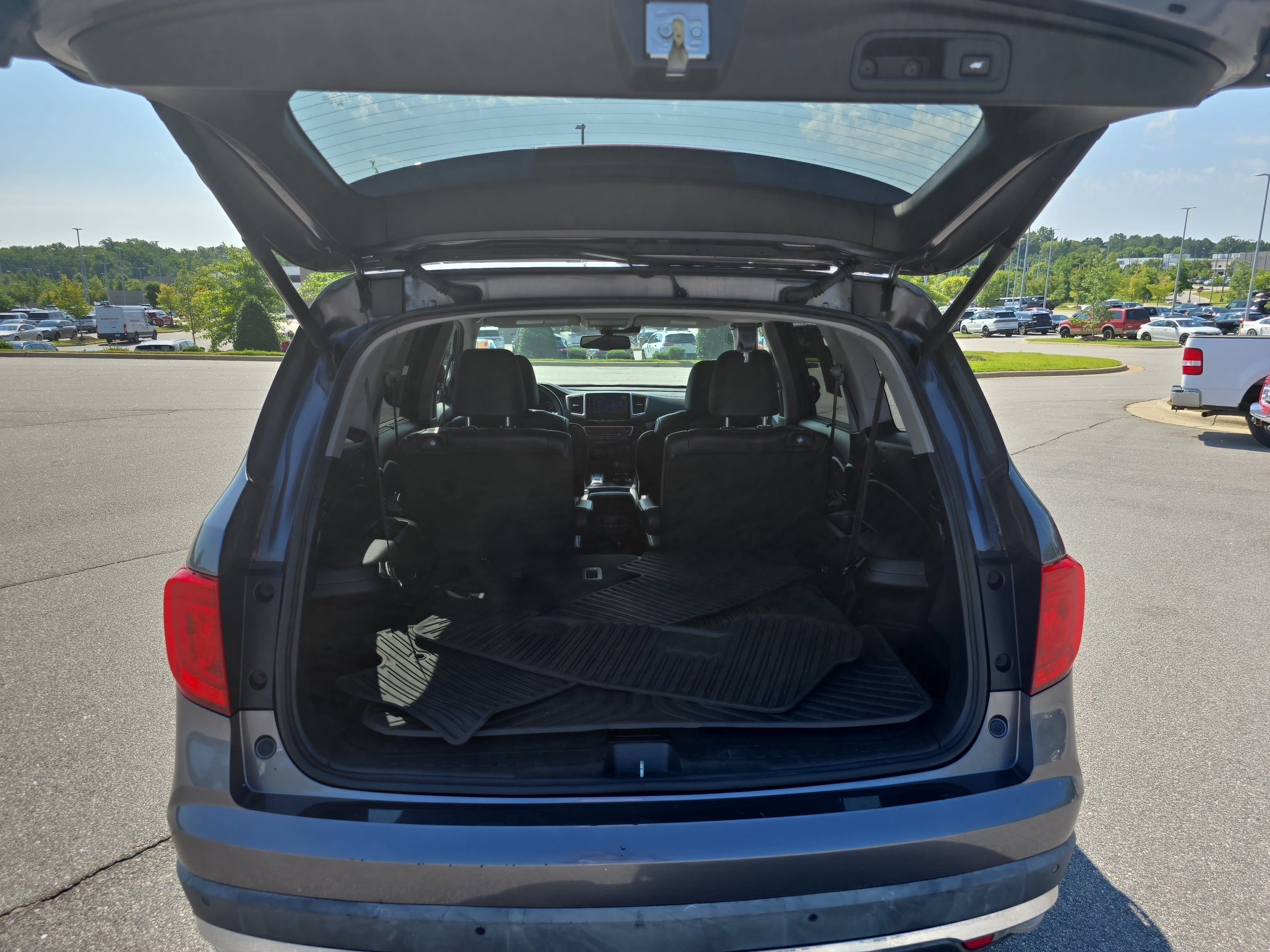 Used 2016 Honda Pilot Elite image 12
