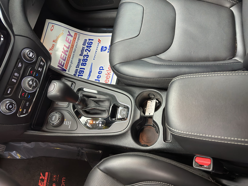 Used 2022 Jeep Cherokee Limited AWD/4WD image 10