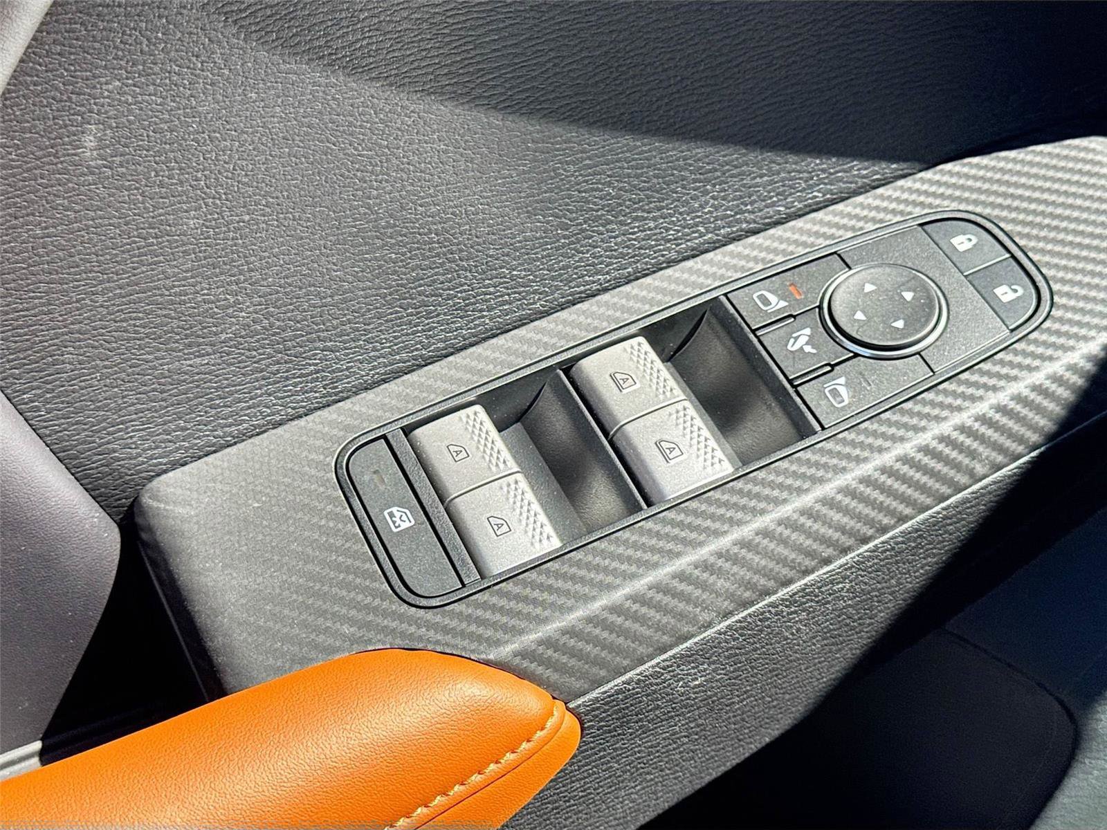 New 2025 Mitsubishi Outlander SEL image 18