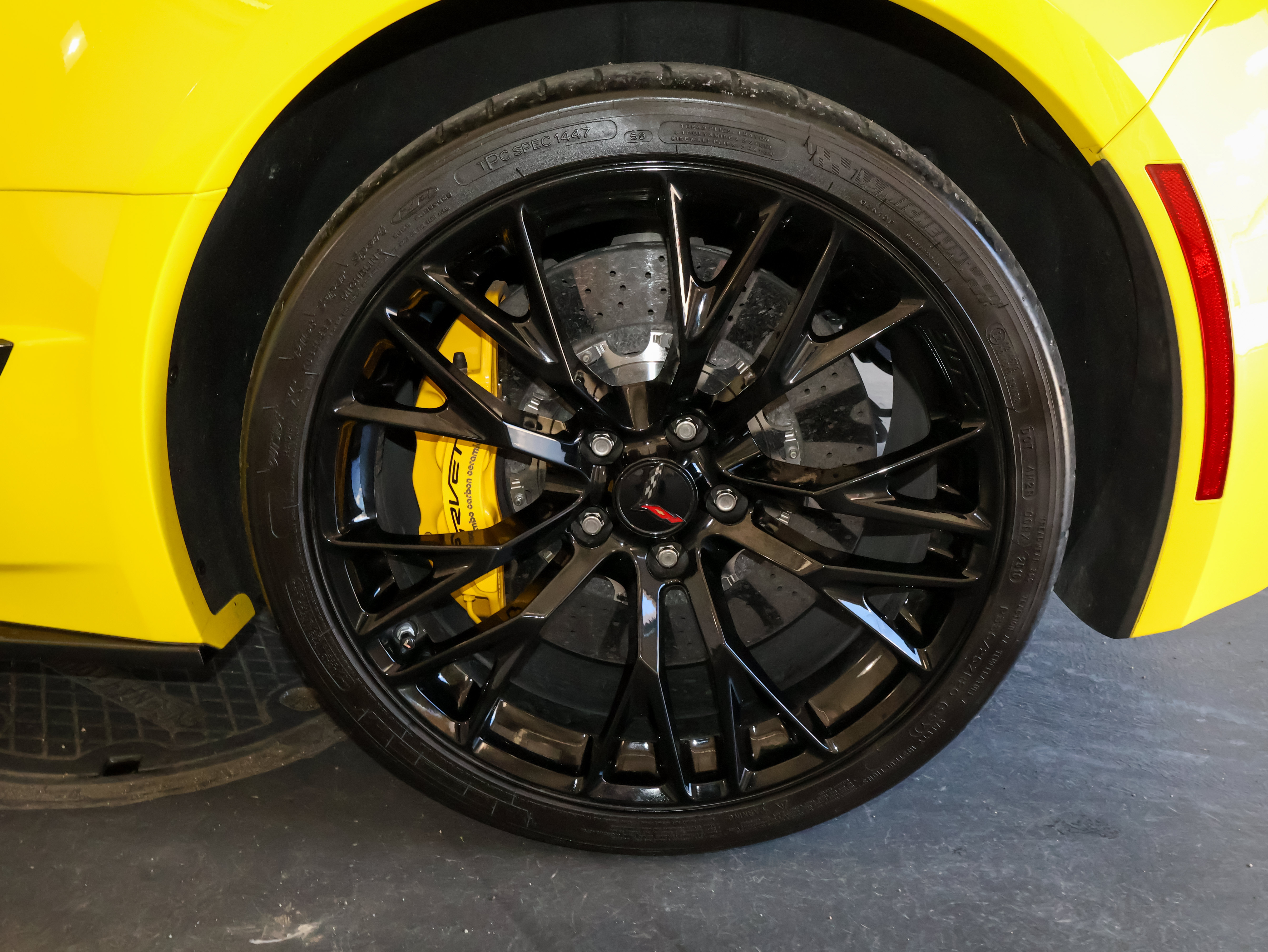 Used 2016 Chevrolet Corvette Z06 w/ 3LZ Preferred Equipment Group RWD image 35