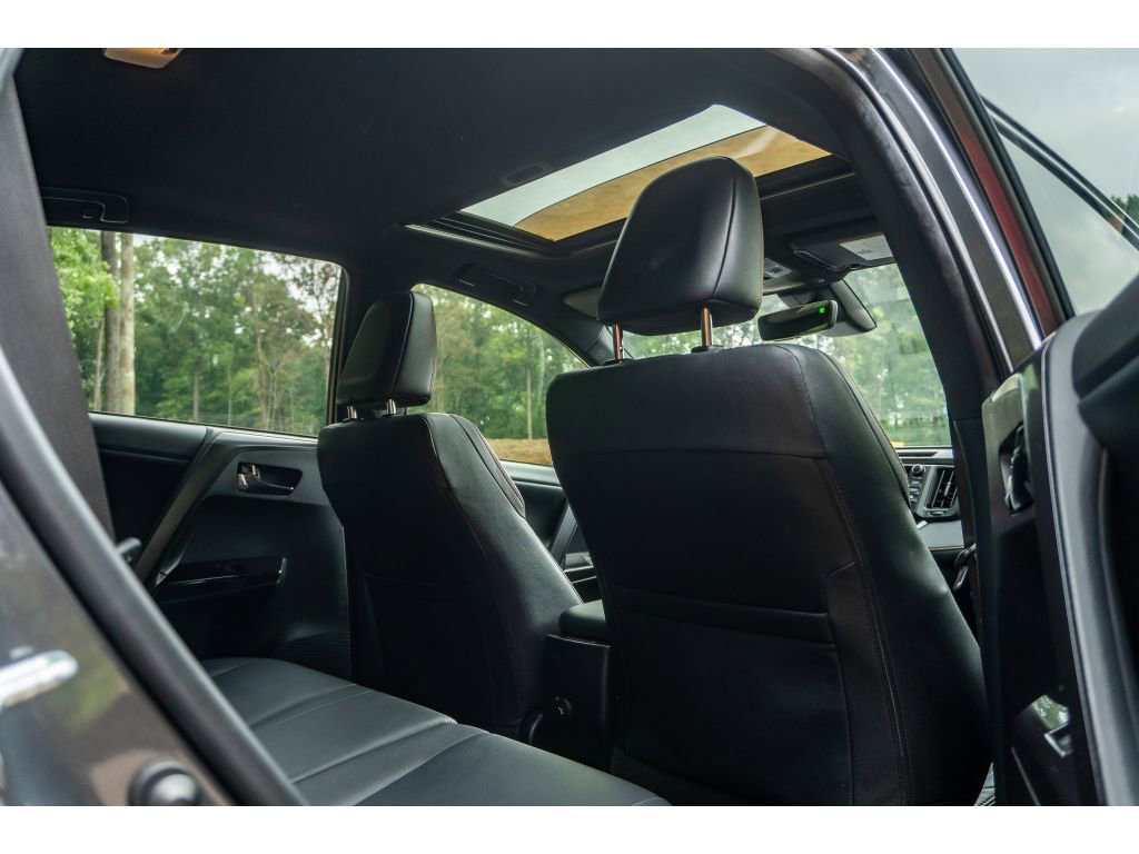 Used 2018 Toyota RAV4 SE w/ Power Extra Value Package FWD image 16