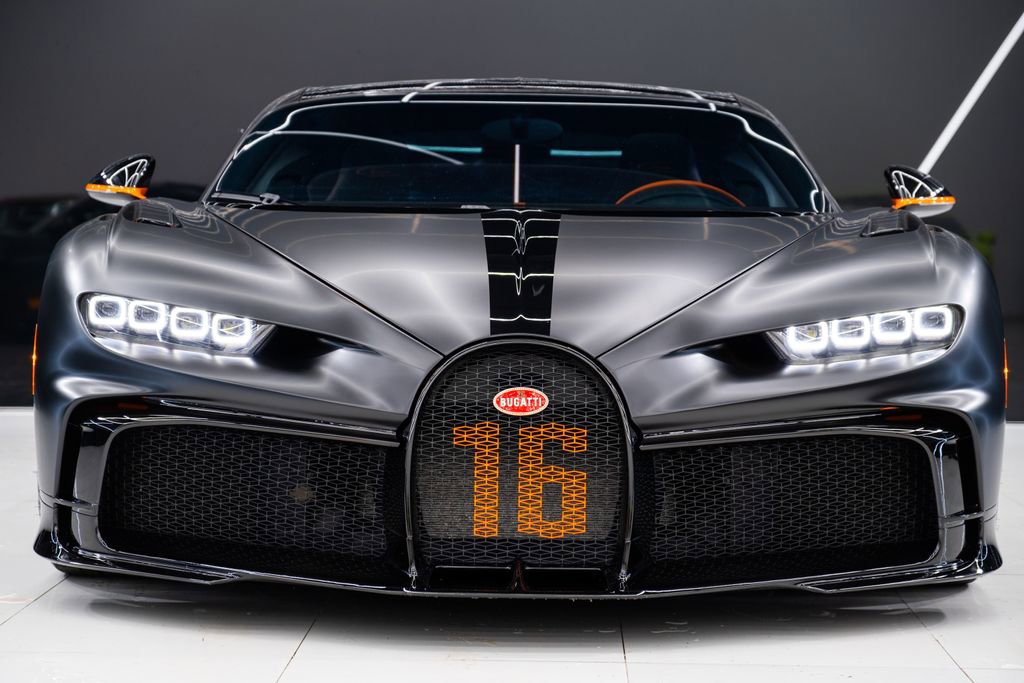 Used 2023 Bugatti Chiron Pur Sport image 2