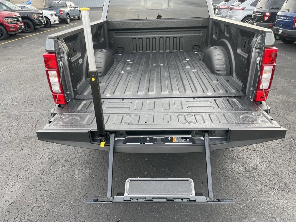 Used 2021 Ford F250 Lariat w/ Lariat Value Package image 34