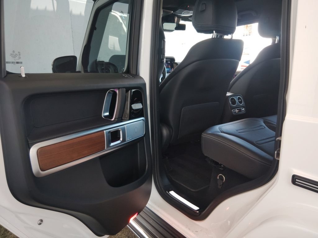 Used 2025 Mercedes-Benz G 550 image 27