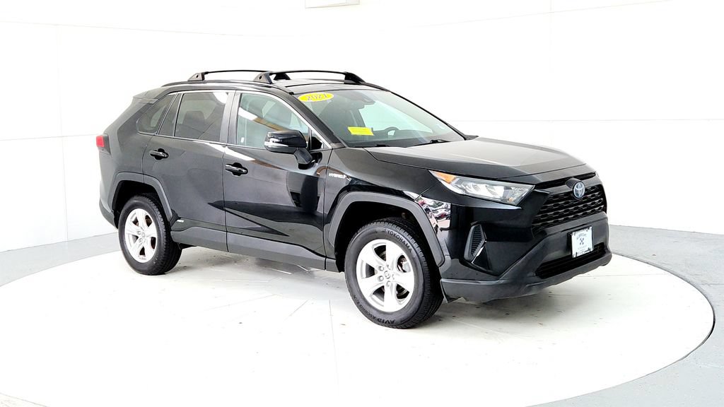 Used 2021 Toyota RAV4 LE w/ Carpet Mat Package (TMS) AWD/4WD image 7