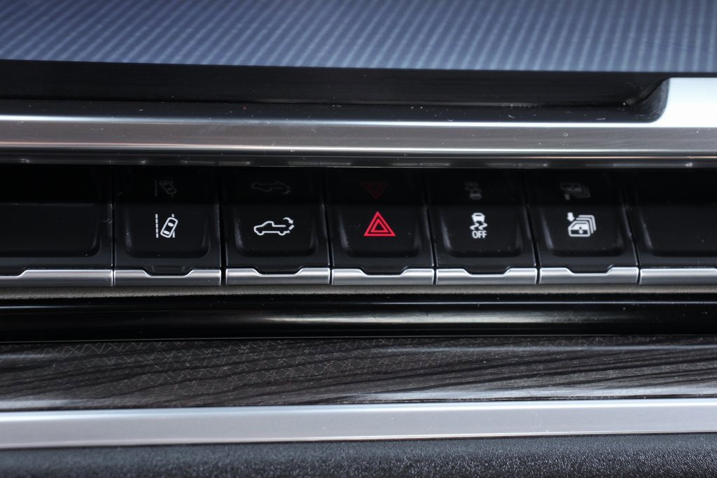 Used 2025 Chevrolet Silverado 2500 LT w/ Convenience Package image 29