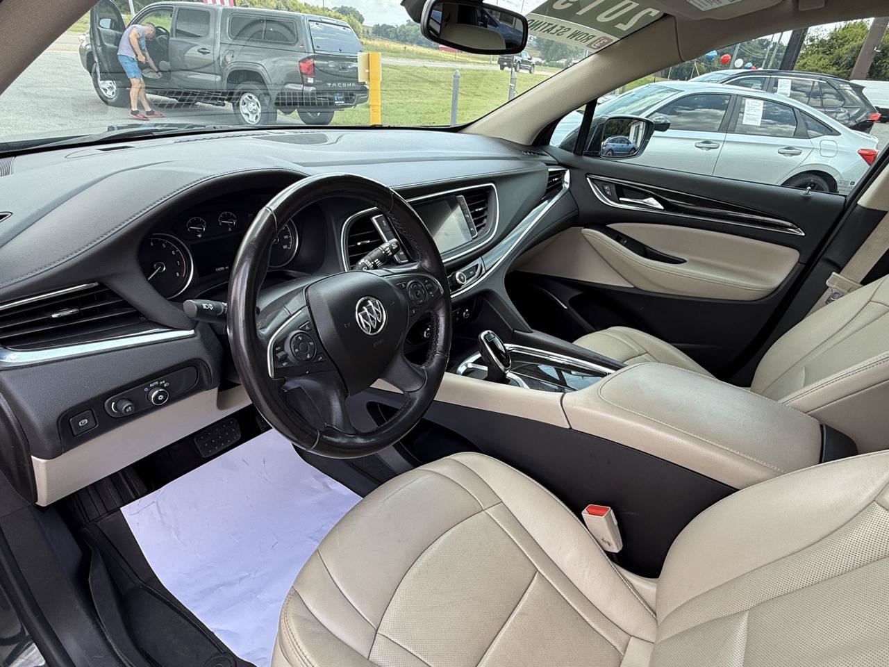 Used 2019 Buick Enclave Premium w/ Experience Buick Package FWD image 22