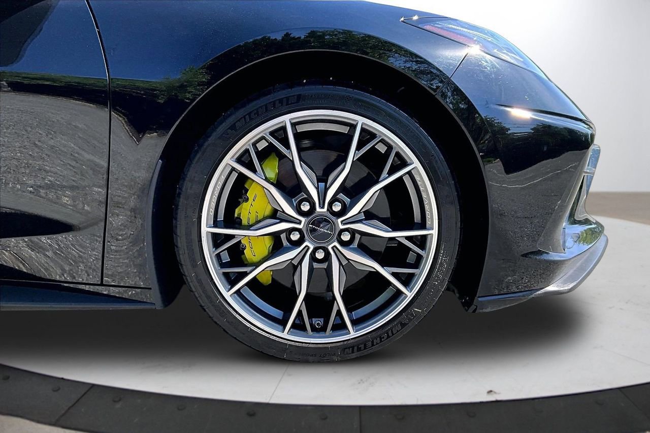 Used 2023 Chevrolet Corvette Stingray Premium Conv w/ Z51 Performance Package RWD image 30