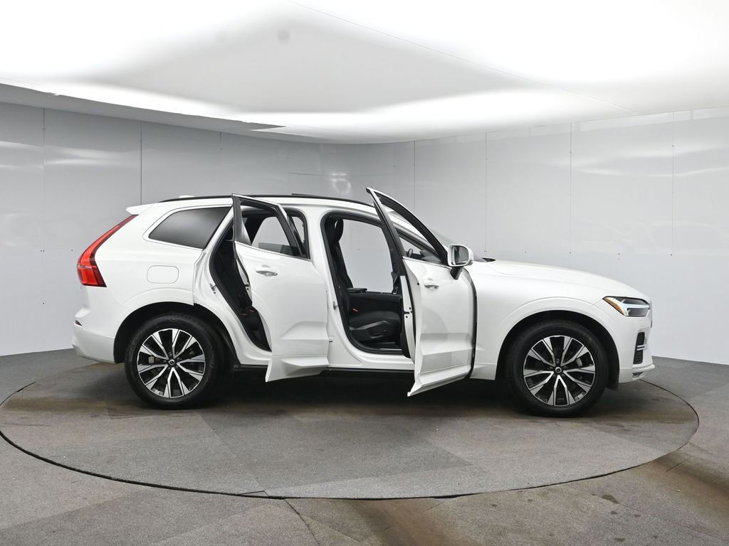 Used 2023 Volvo XC60 B5 Core image 46