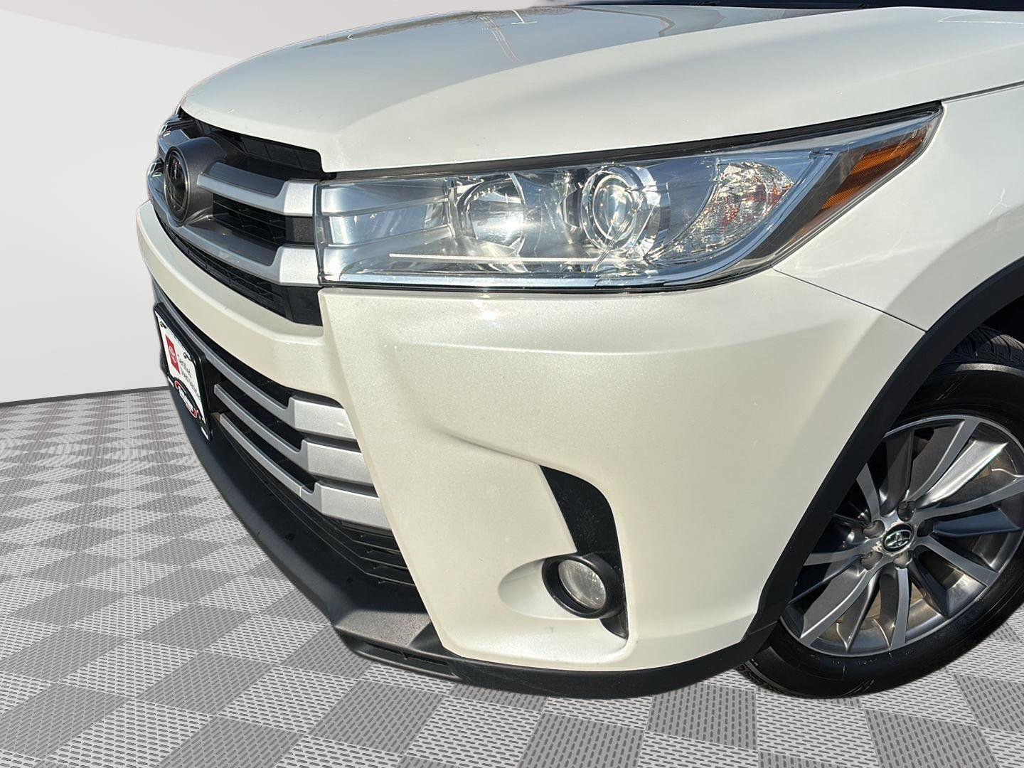 Used 2017 Toyota Highlander XLE image 22