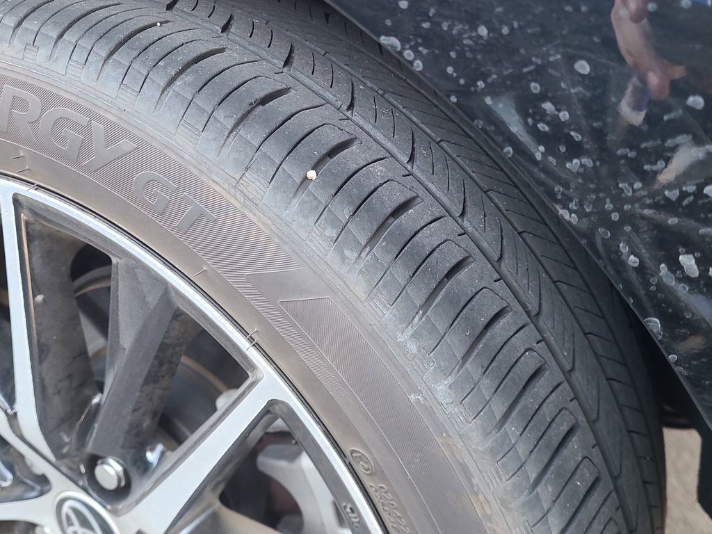 Used 2023 Toyota Camry SE image 6