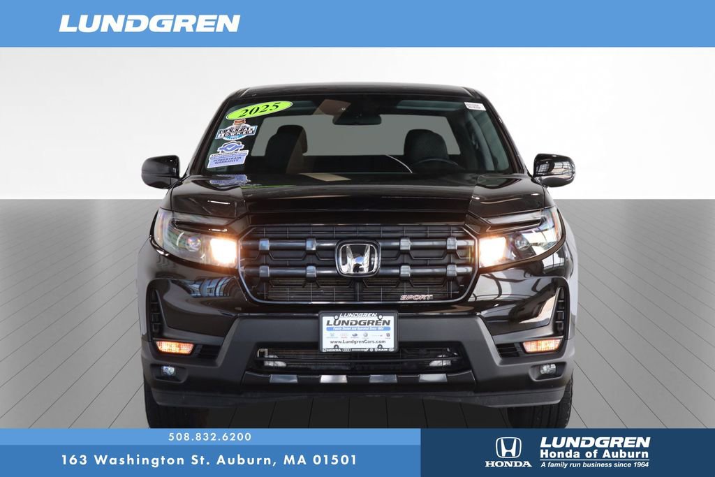 Used 2025 Honda Ridgeline Sport image 2