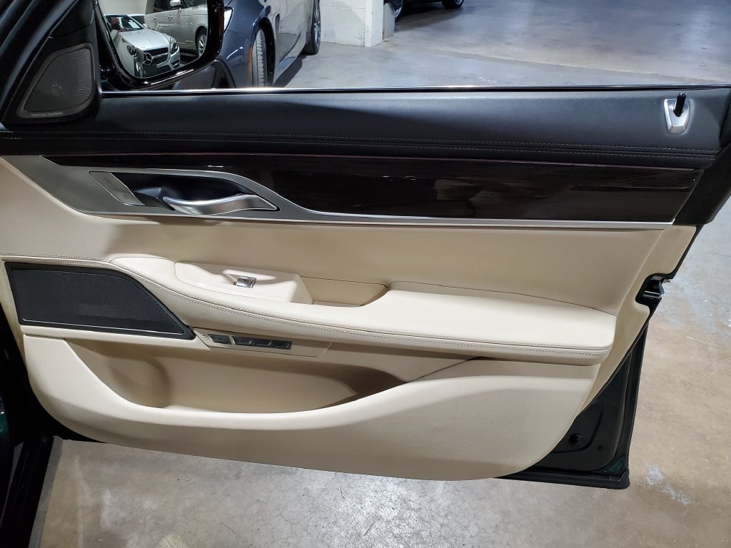Used 2016 BMW 750i xDrive AWD/4WD image 16