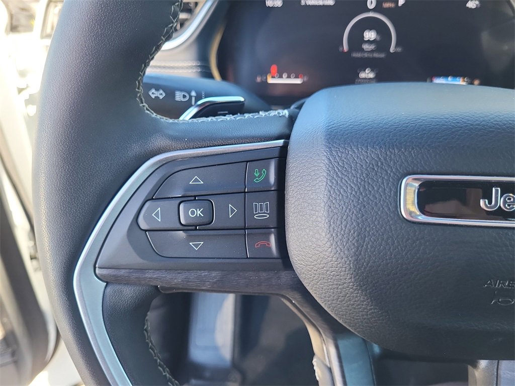 Used 2024 Jeep Grand Cherokee L Limited w/ Luxury Tech Group II image 14