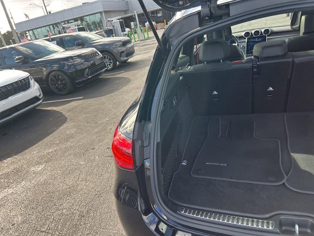Used 2025 Mercedes-Benz GLC 43 AMG 4MATIC image 32