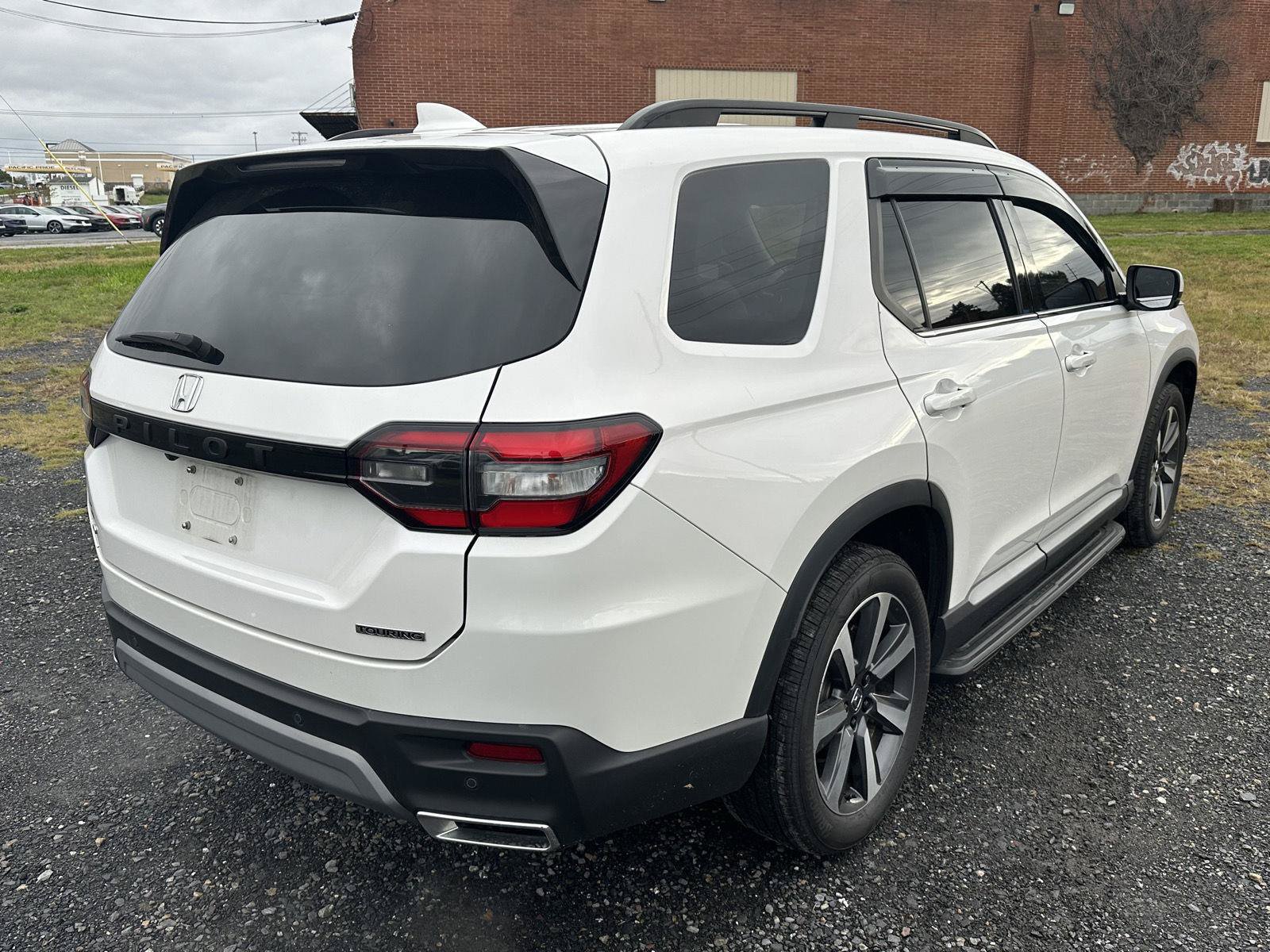 Used 2024 Honda Pilot Touring image 8