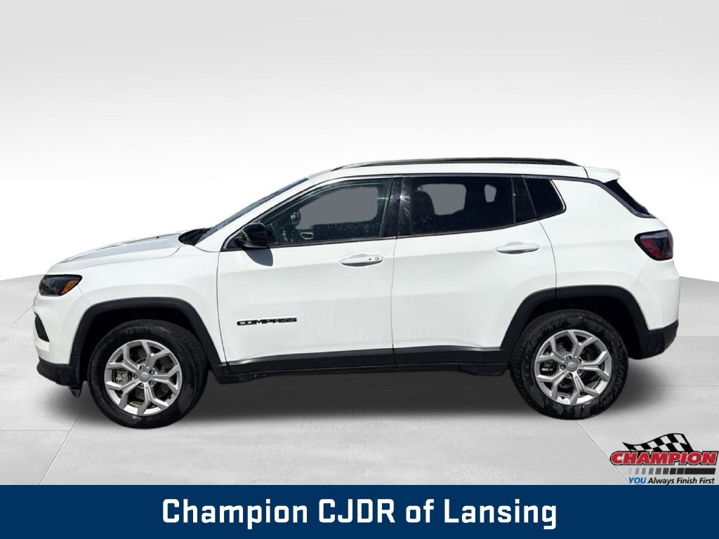Used 2024 Jeep Compass Latitude AWD/4WD image 4