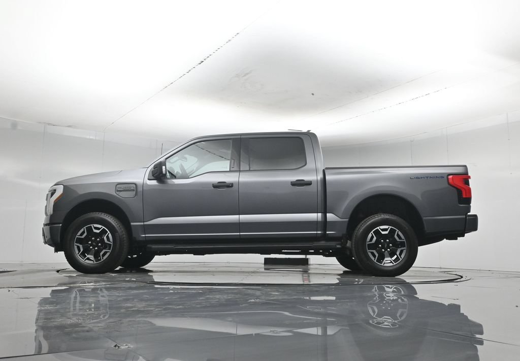 Used 2023 Ford F150 Lightning XLT AWD/4WD image 7