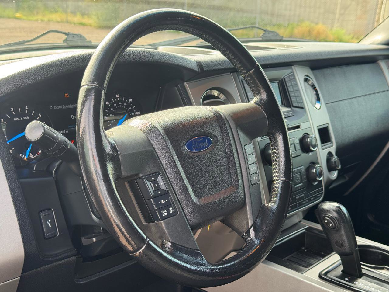 Used 2016 Ford Expedition EL XLT image 30